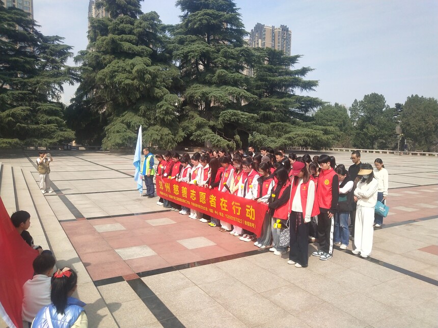 �����������廳�������ҡ����к�ɫ���� ������������֮��������ɨ� ...