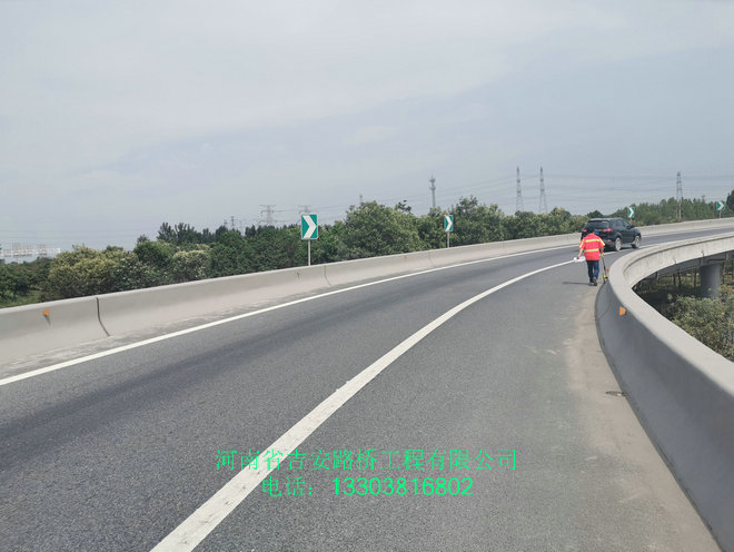 1619768367896657.jpg 連霍高速砼防腐涂裝5驗(yàn)收.jpg