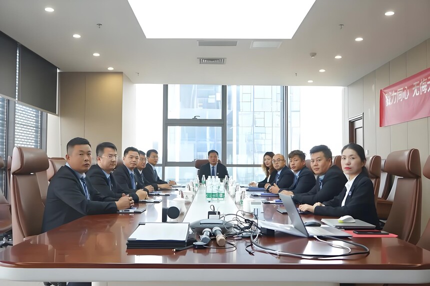 1754301215476209.jpeg 高管团队.jpeg