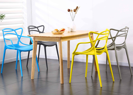 What are the advantages of Eames plastic chair chairs?