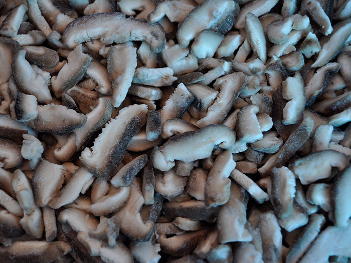 2002-IQF-shiitakes-slices.jpg