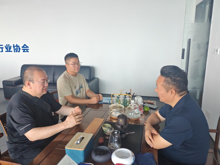 1789455543197832.jpg feae49314b6ba7b661f61a9847e50b3e.jpg