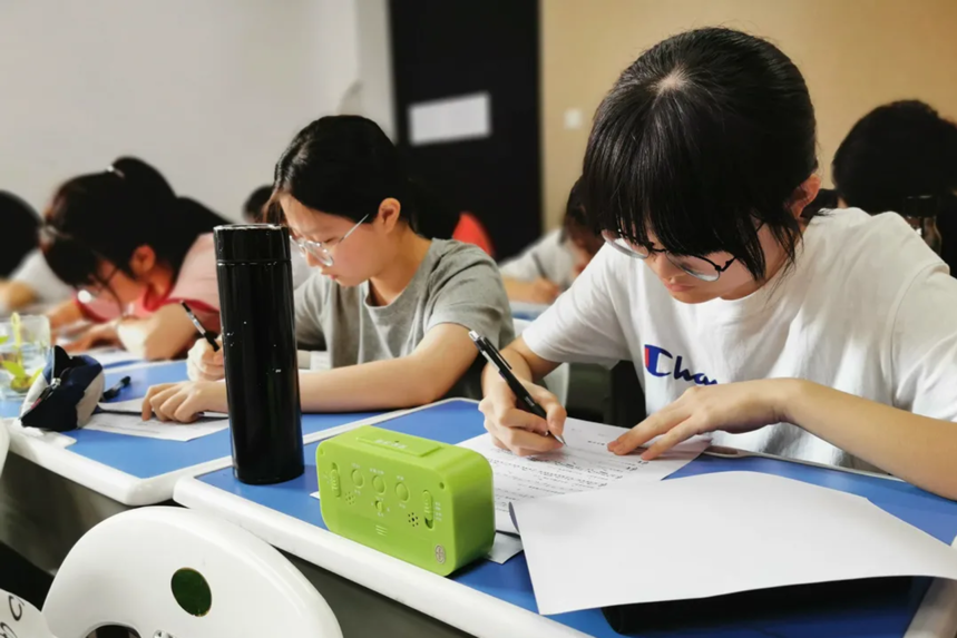 1628906232396678.png 風(fēng)采1.png