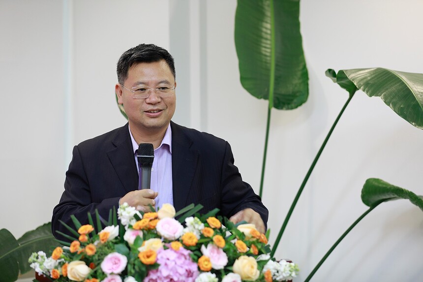 1758887000881400.jpg 欧美同学会理事,海淀区侨联副主席,中关村归国留学人员联谊会会长王金宝先生.JPG