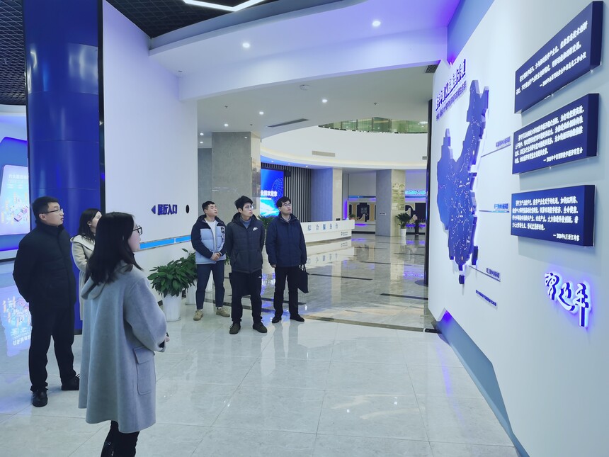 7aa990ffc05a0ecaf5fc77dac1153cb.jpg