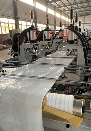 制袋机_方底袋制袋机_四方袋制袋机_无拉伸制袋机_重包袋制袋机_拉链