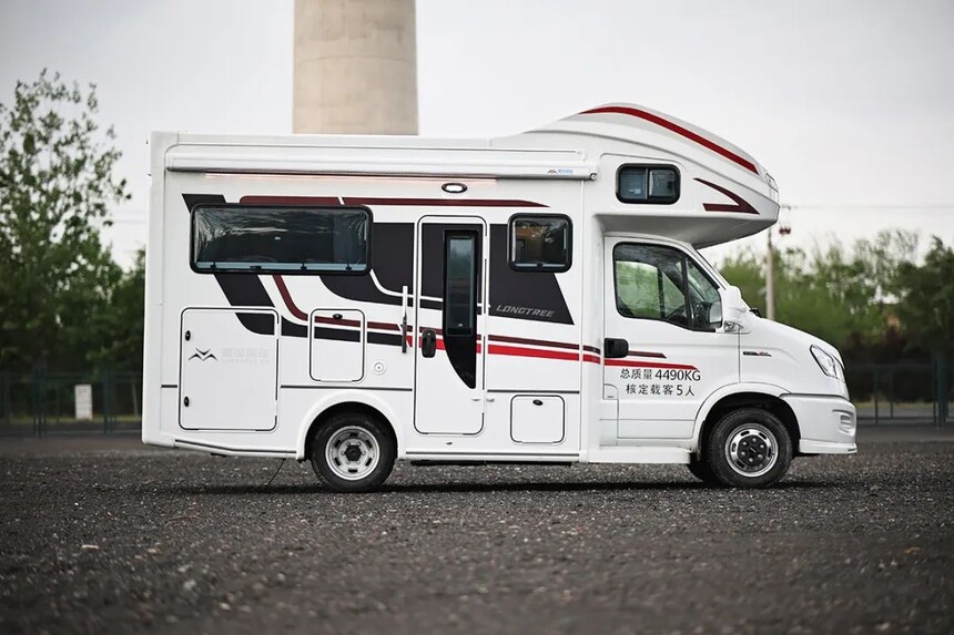 麒麟c620玩家版-x-山东新重汽广雨房车销售有限公司