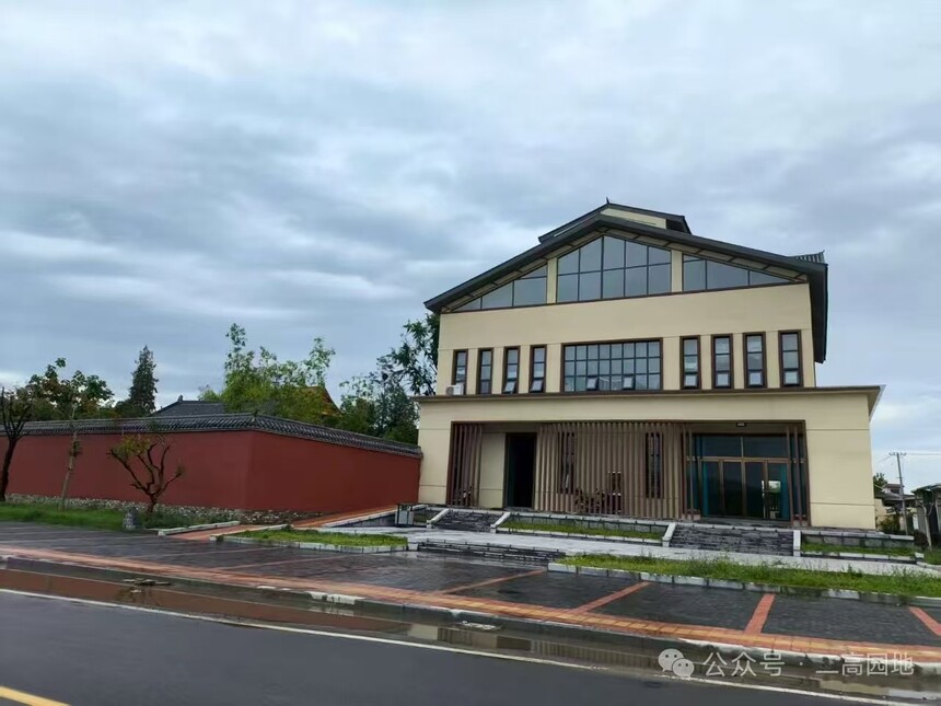 1755744387450578.jpg 47f58f902778e27a800961decbcab9c.jpg