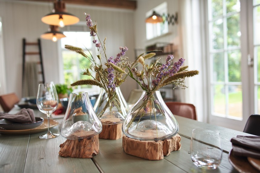 CASOLARE_Vase_auf_Holz_018690_91_92_mood_V01_Q.jpg