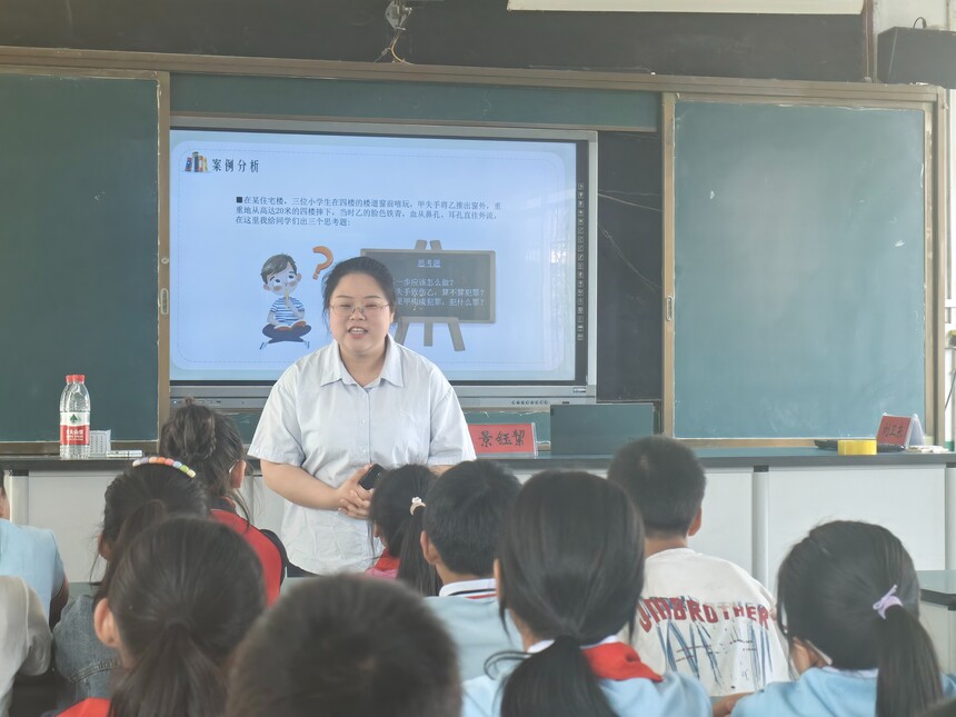 1749811178506305.jpg 1749811178506305.jpg