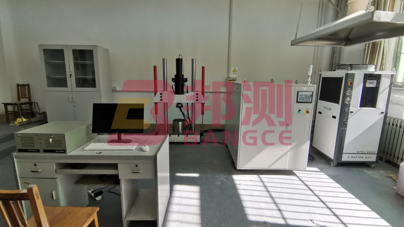 1793236558876438.png 疲劳试验设备整机设备实拍图.png