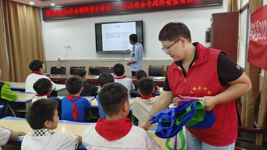 7b54c93359f5099a8a400b9f6796dac.jpg