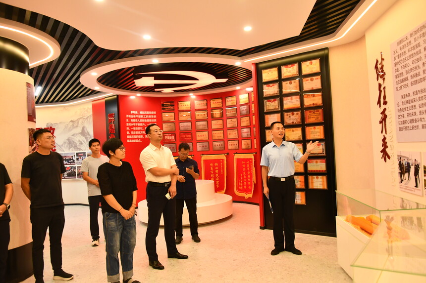 1758242403935869.jpg 784522dca92b117a966c081d0b99e8dc.jpg