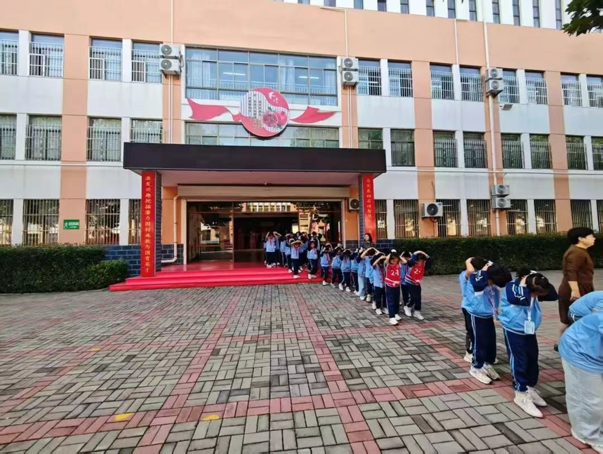 1760663686946850.png a9e83429edaa28362d27414c478b4921.png