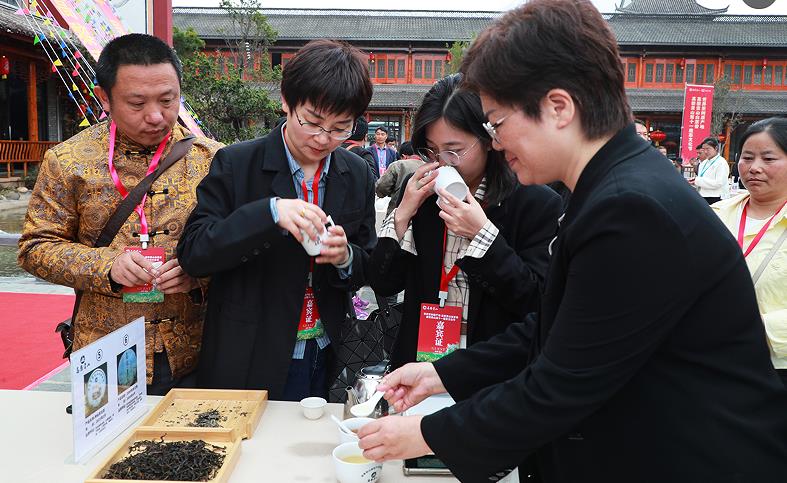 1775640527419985.jpg 5.jpg