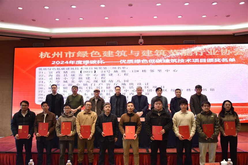 1737424605663704.jpg 1737424605663704.jpg