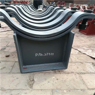 1639616843299300.jpg D14管夹横担.jpg