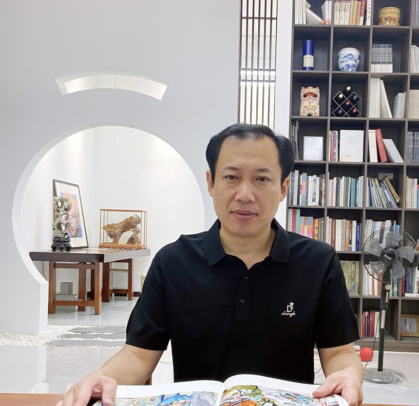 辛建伟 艺术照.jpg
