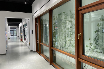 铝包木门窗_产品展示_烟台华彩门窗有限公司