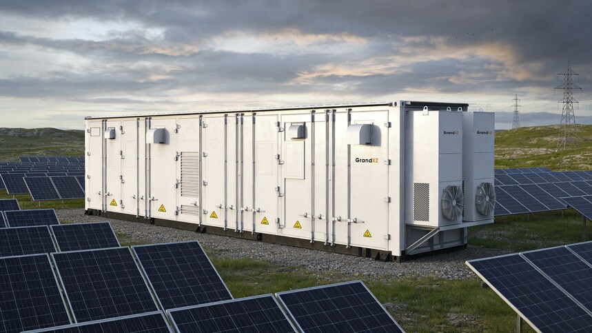 AC米兰官网-江苏沿海2026年首批国产集装箱储能系统从南通顺利出海