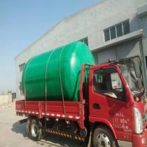 30立方玻璃鋼化糞(fèn)池貨到現場