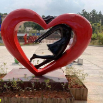 異形(xíng)心形雕塑廠家小區擺件玻璃鋼心形雕塑