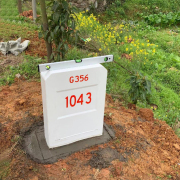 玻(bō)璃鋼裏程碑廠家SMC公路界(jiè)公裏碑模壓百