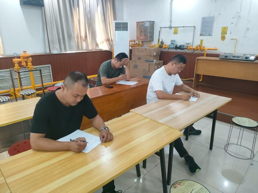 1758444872778709.jpg 1758444872778709.jpg