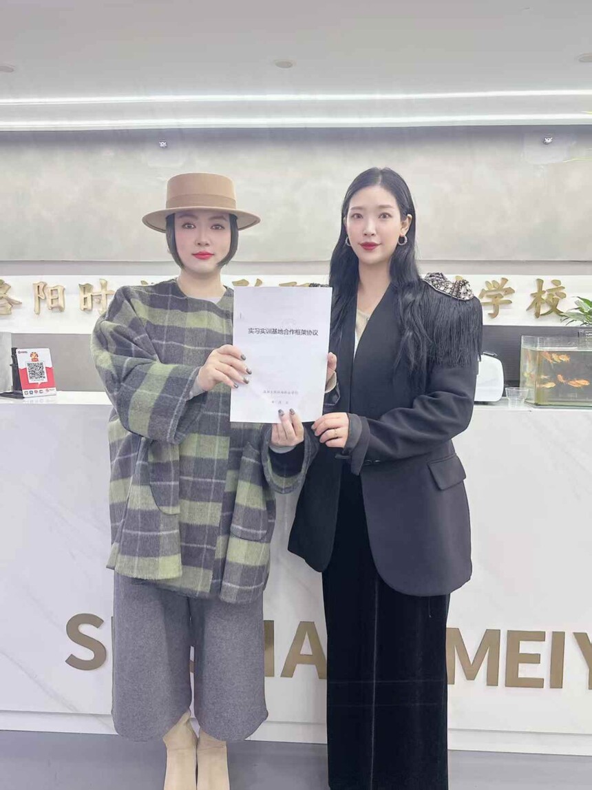 学院负责人与刘英校长签署合作框架协议