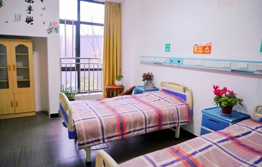 1763605412859328.jpg 房间1.jpg