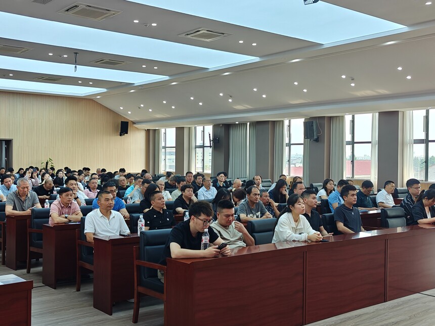 碧湖新城特種設備使用管理知識專題培訓 碧湖新城特種設備使用管理知識專題培訓