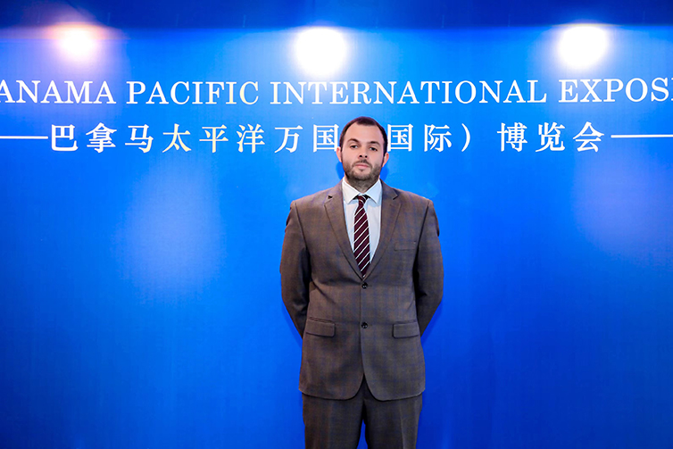 7����˹���Ｏ��Anton Mirzoyan.jpg