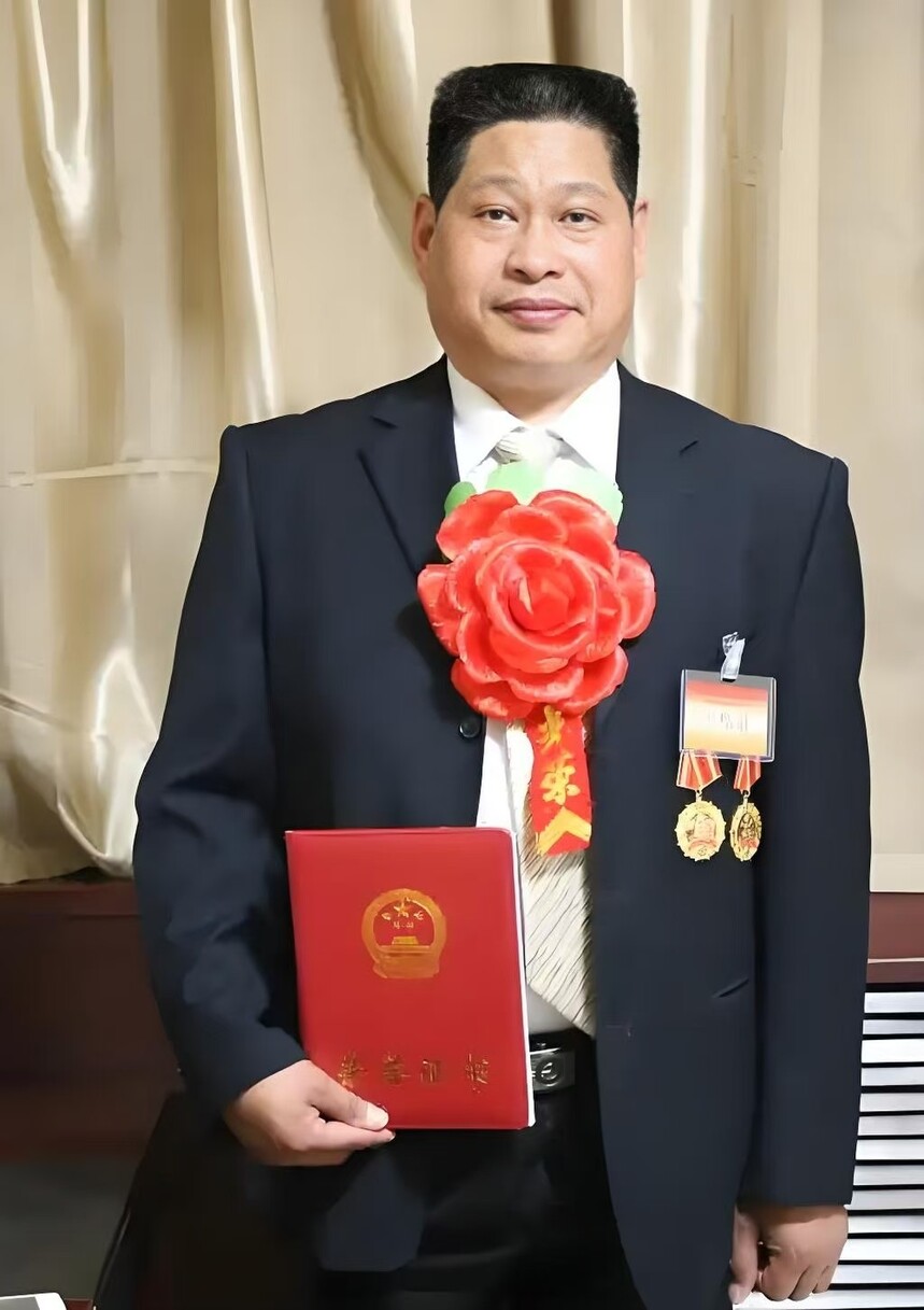 8d9debc050c2b3cd9f2732b96d8a1eda.jpg