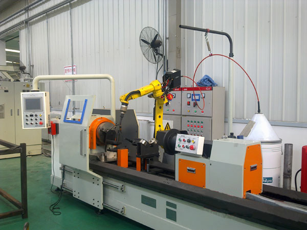 1655343073808341.jpg 油缸机器人焊接工作站.jpg