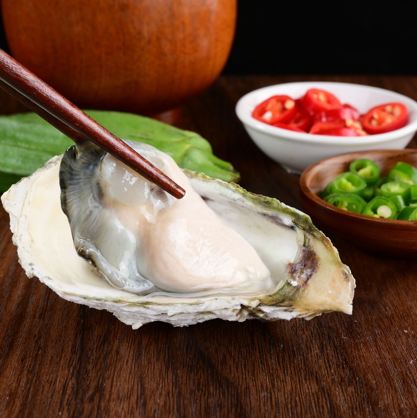 Half shell oyster (4).jpg