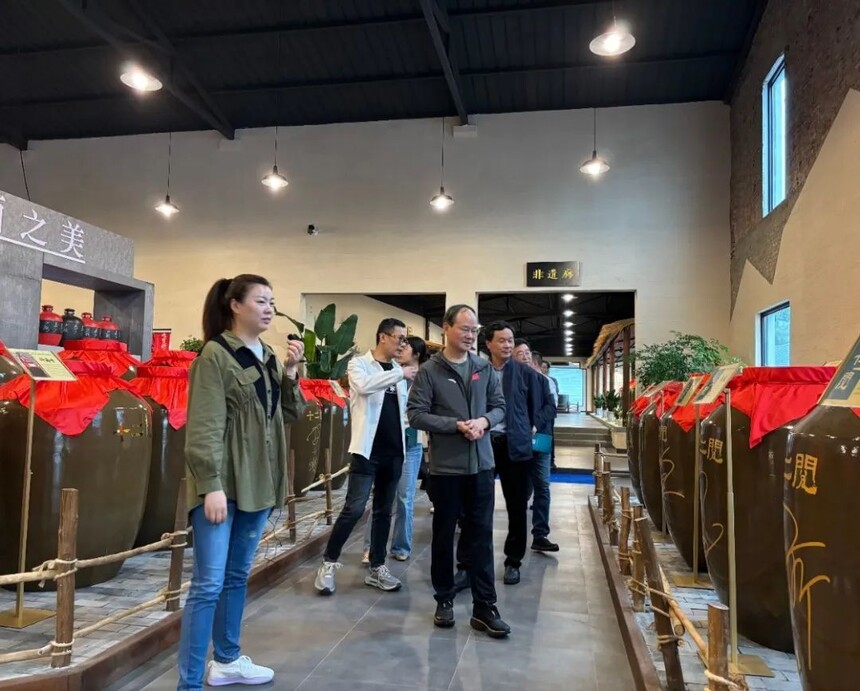 1713514409428093.jpg 4f42f14c6e5a551ceda1e8e85703e385.jpg