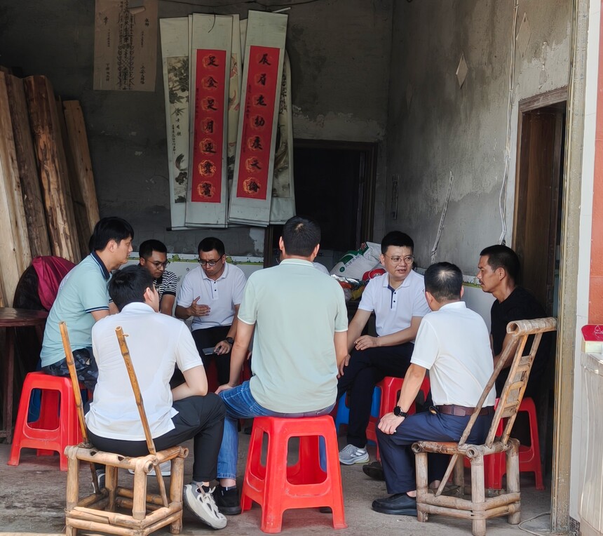 1761634566109772.jpg (定)帮扶现场.jpg