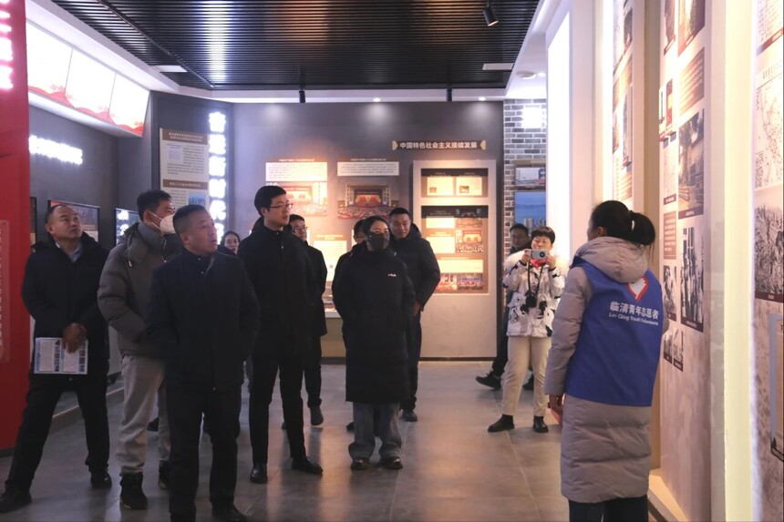 ���к�ɫ���� ���г���ʹ�������ĳǲ��Ű��ӹ�˾��չ���Խ����2.jpg