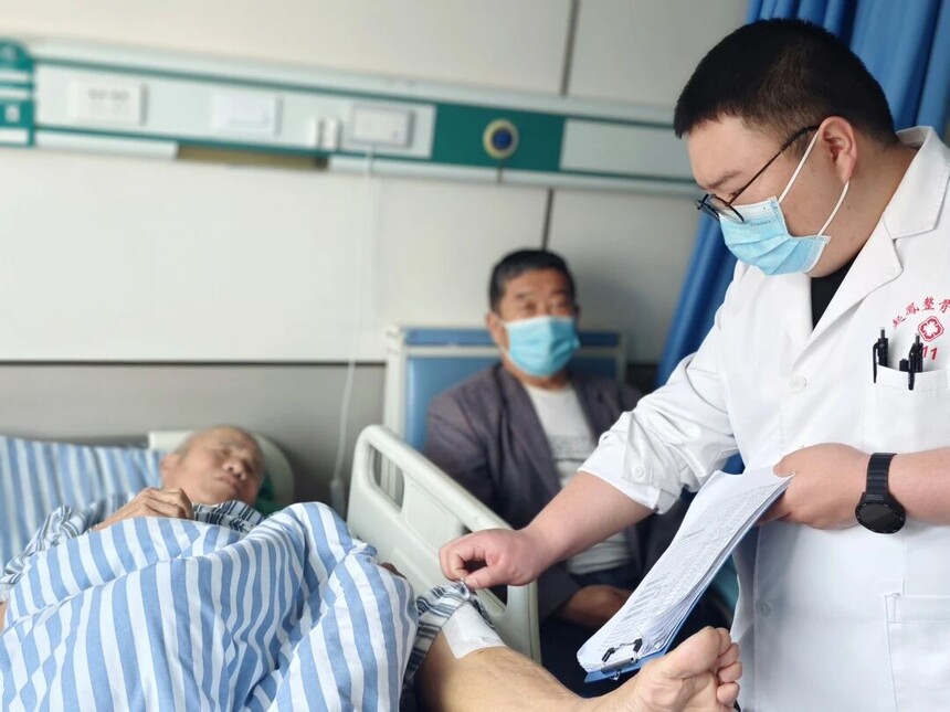 起凤整骨:膝关节置换术后,膝盖到底要弯到多少度才算“合格”? 起凤整骨:膝关节置换术后,膝盖到底要弯到多少度才算“合格”?