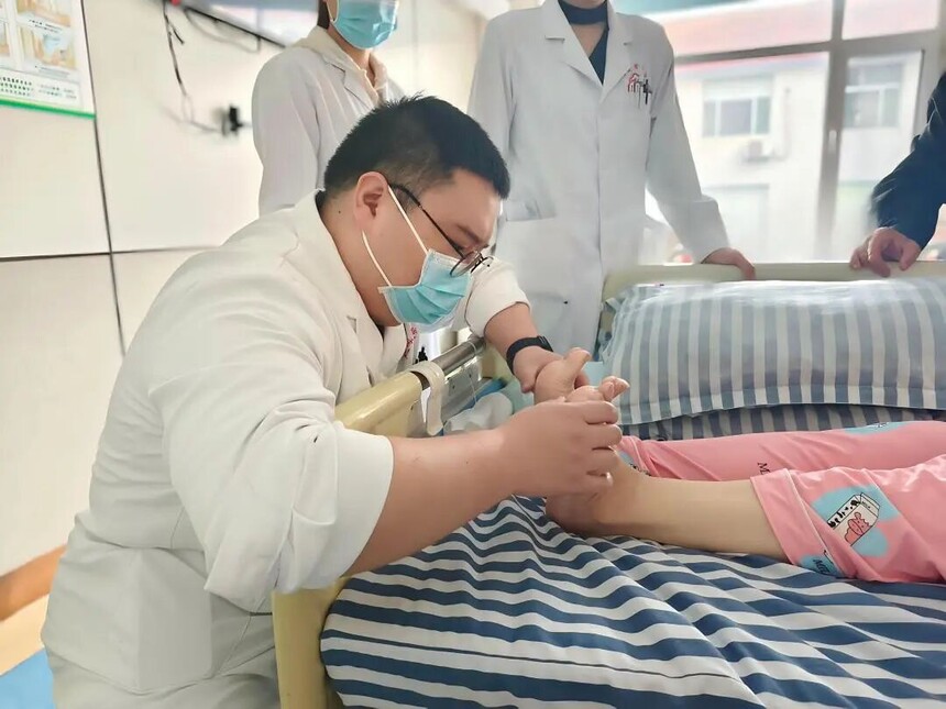 起凤整骨:膝关节置换术后,膝盖到底要弯到多少度才算“合格”? 起凤整骨:膝关节置换术后,膝盖到底要弯到多少度才算“合格”?