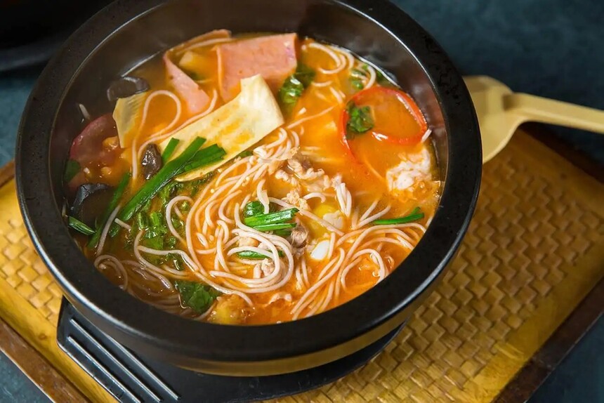 �����������Ȳ����������޹�˾��������ʳƷ��ȫ�ط���׼�����취�����У�/