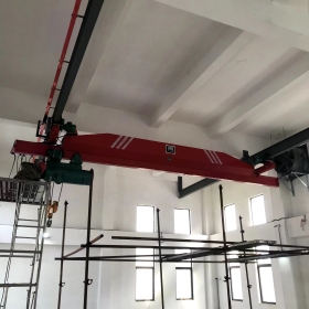 LX型電動(dòng)單梁懸掛起重機(jī)