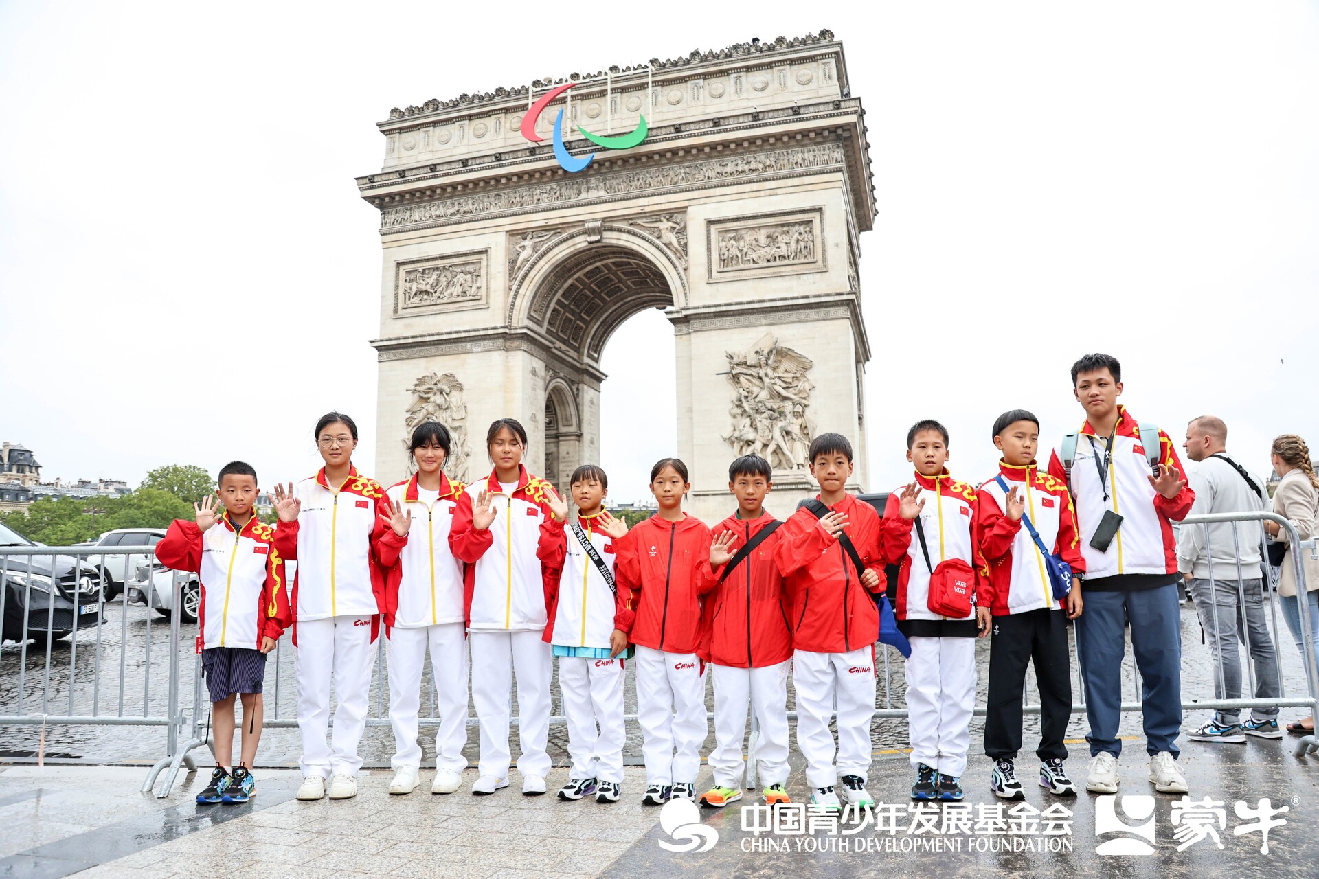 蒙牛学生奶，点亮足球少年巴黎奥运梦之光
