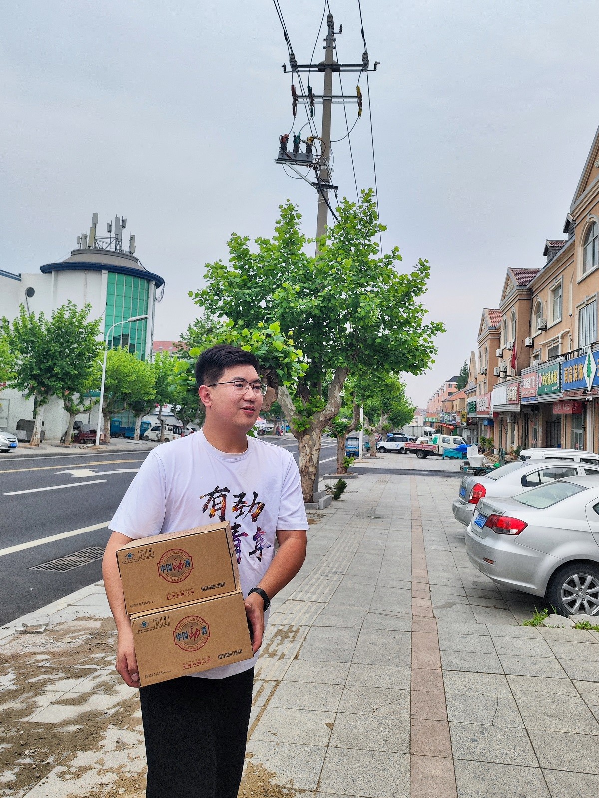 “我不捐，就没人救她了”，劲牌一名“准爸爸”为外地血液病患儿成功捐献造血干细胞