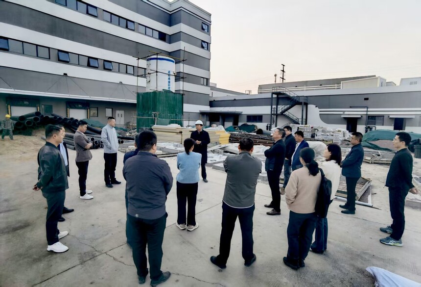 1758245687610274.jpg 2025年4月8日,第一次巡园.jpg