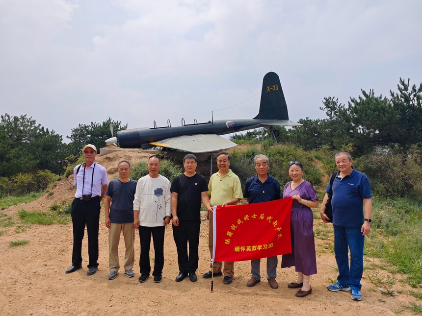张小8.jpg