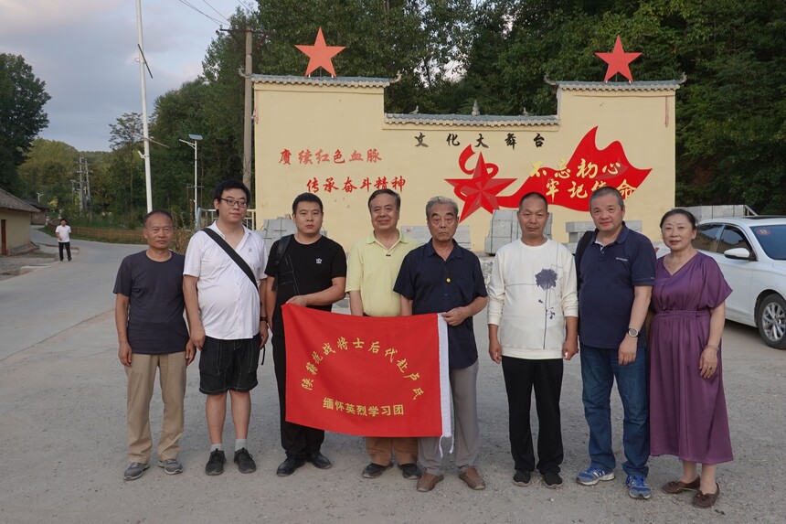张小12.jpg