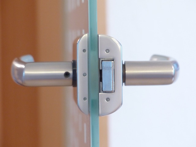 door-lock-123176_640.jpg