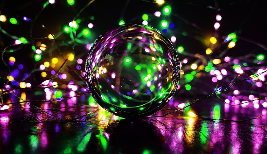 crystal-ball-photography-3894871_1280.jpg