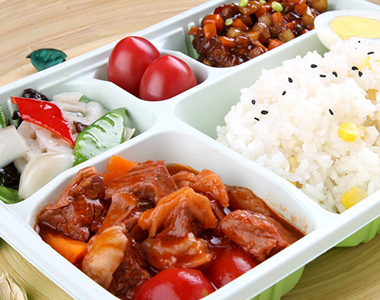 學生盒飯